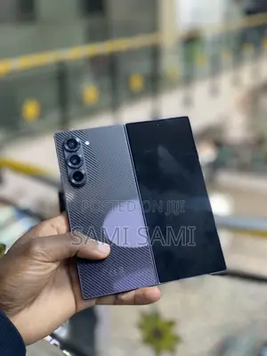 Photo - New Samsung Galaxy Z Fold6 512 GB Black
