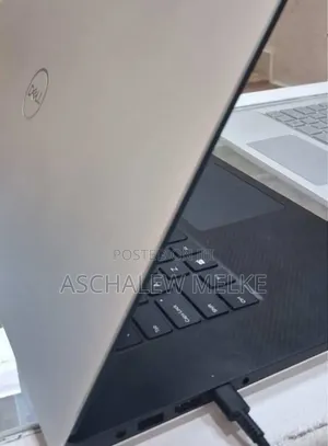 New Laptop Dell Precision 5540 16GB Intel Core I7 SSD 512GB