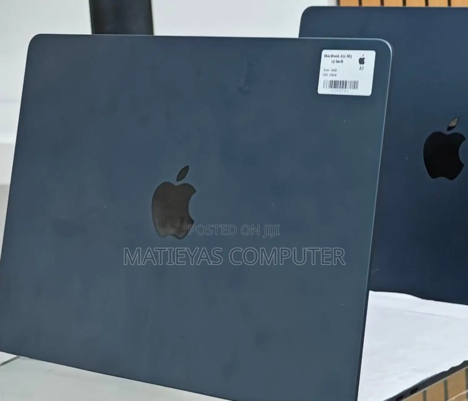 New Laptop Apple MacBook Air 2025 M4 13-Inch 16GB Apple M4 SSD 256GB