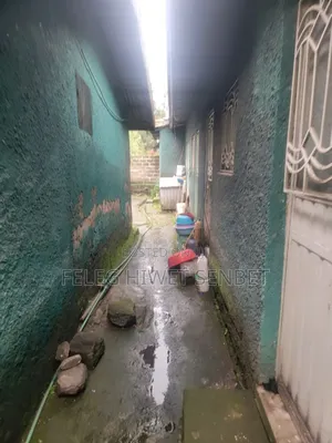 የሚሸጥ የድሮ ቪላ