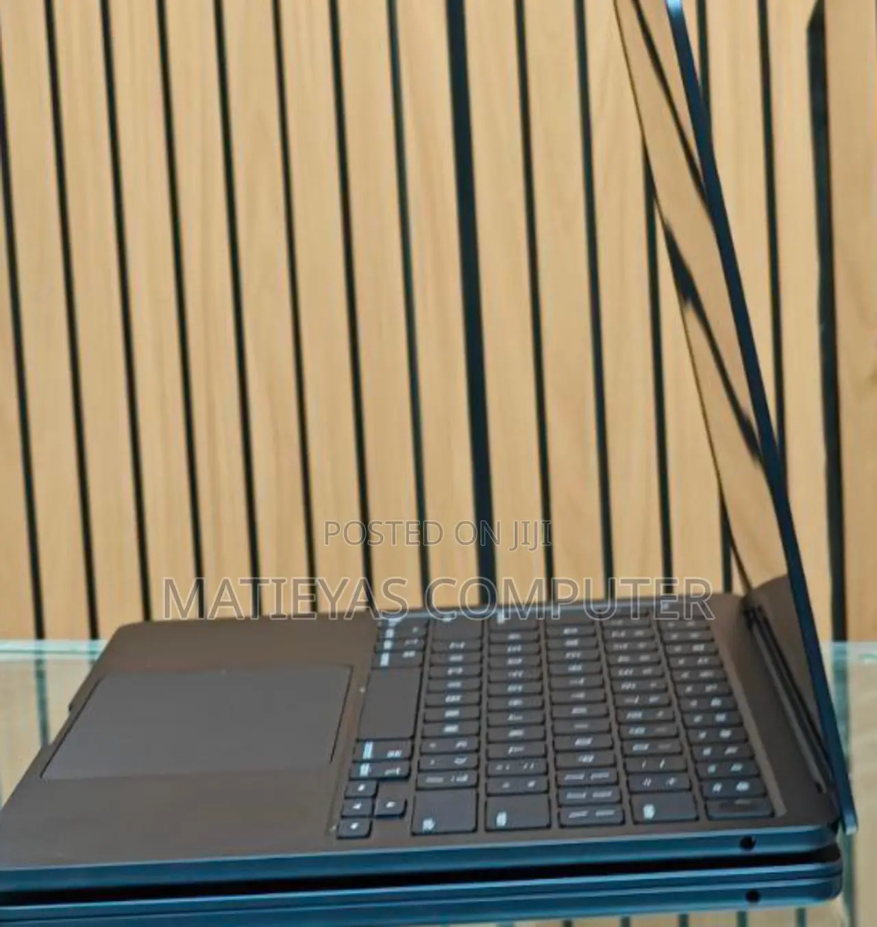 New Laptop Apple MacBook Air 2024 M3 13-Inch 16GB Apple M3 SSD 256GB