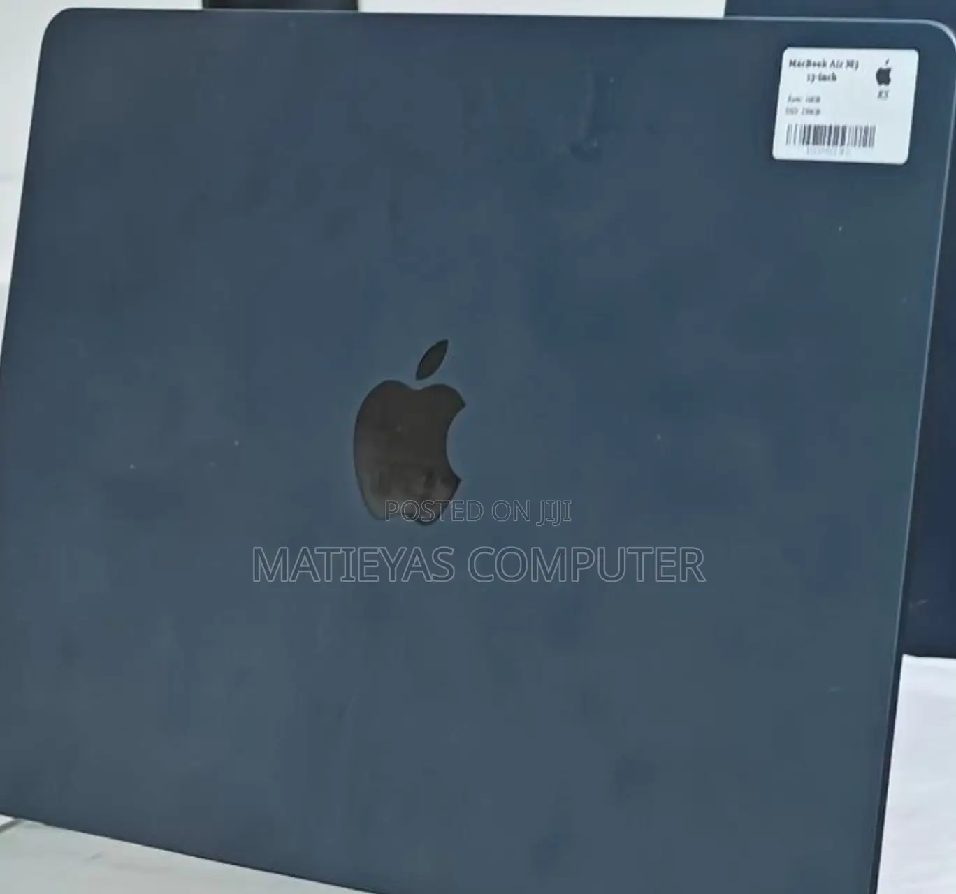 New Laptop Apple MacBook Air 2024 M3 13-Inch 16GB Apple M3 SSD 256GB