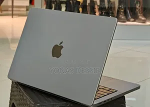New Laptop Apple MacBook Pro M1 16GB SSD 1T