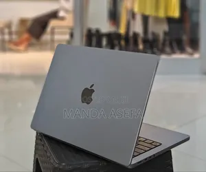 New Laptop Apple MacBook Pro M1 16GB Apple M1 Pro SSD 1T