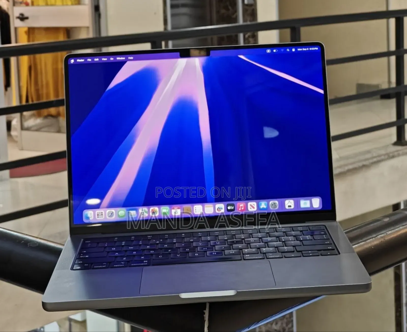 New Laptop Apple MacBook Pro M1 16GB Apple M1 Pro SSD 1T