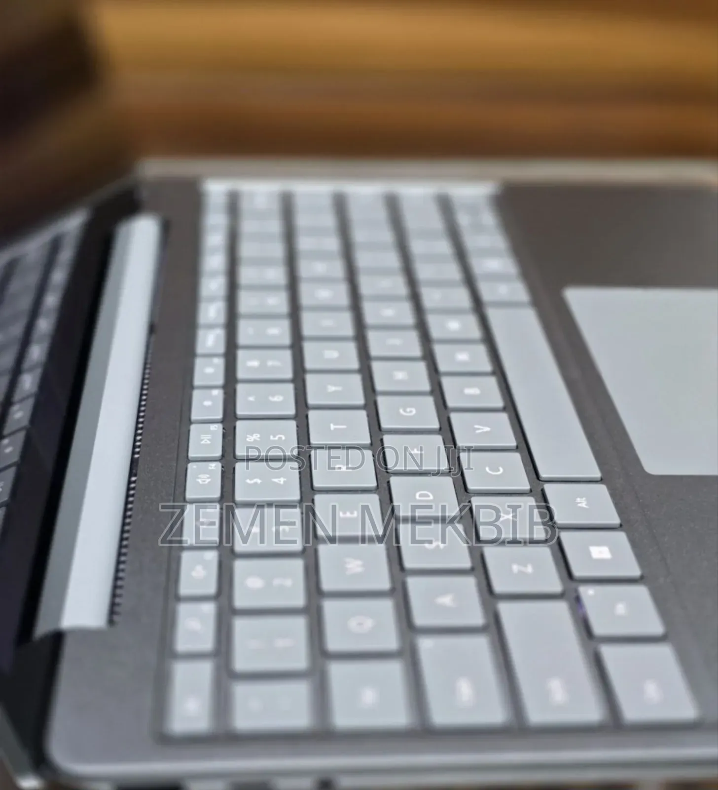 New Laptop Microsoft Surface 8GB Intel Core I5 SSD 256GB