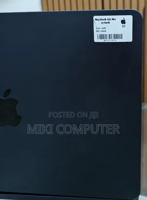 New Laptop Apple MacBook Pro 2024 M4 14-Inch 16GB Intel SSD 256GB