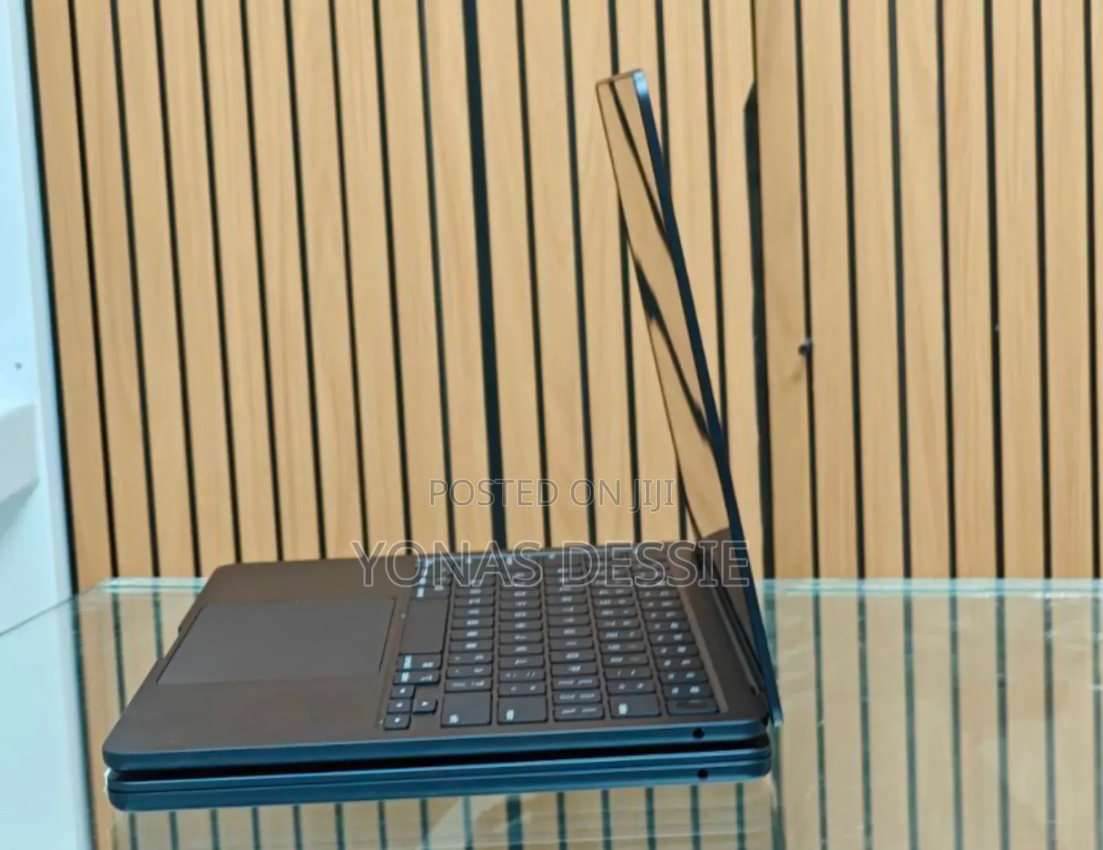 New Laptop Apple MacBook Air 2024 M3 13-Inch 16GB SSD 256GB