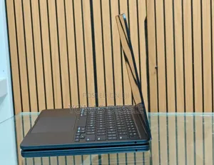 Photo - New Laptop Apple MacBook Air 2024 M3 13-Inch 16GB SSD 256GB