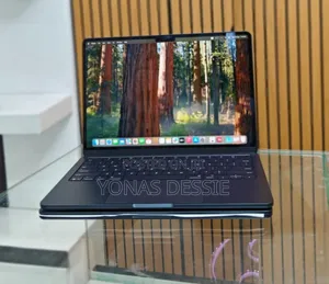 New Laptop Apple MacBook Air 2024 M3 13-Inch 16GB SSD 256GB