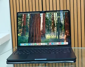 New Laptop Apple MacBook Air 2024 M3 13-Inch 16GB SSD 256GB