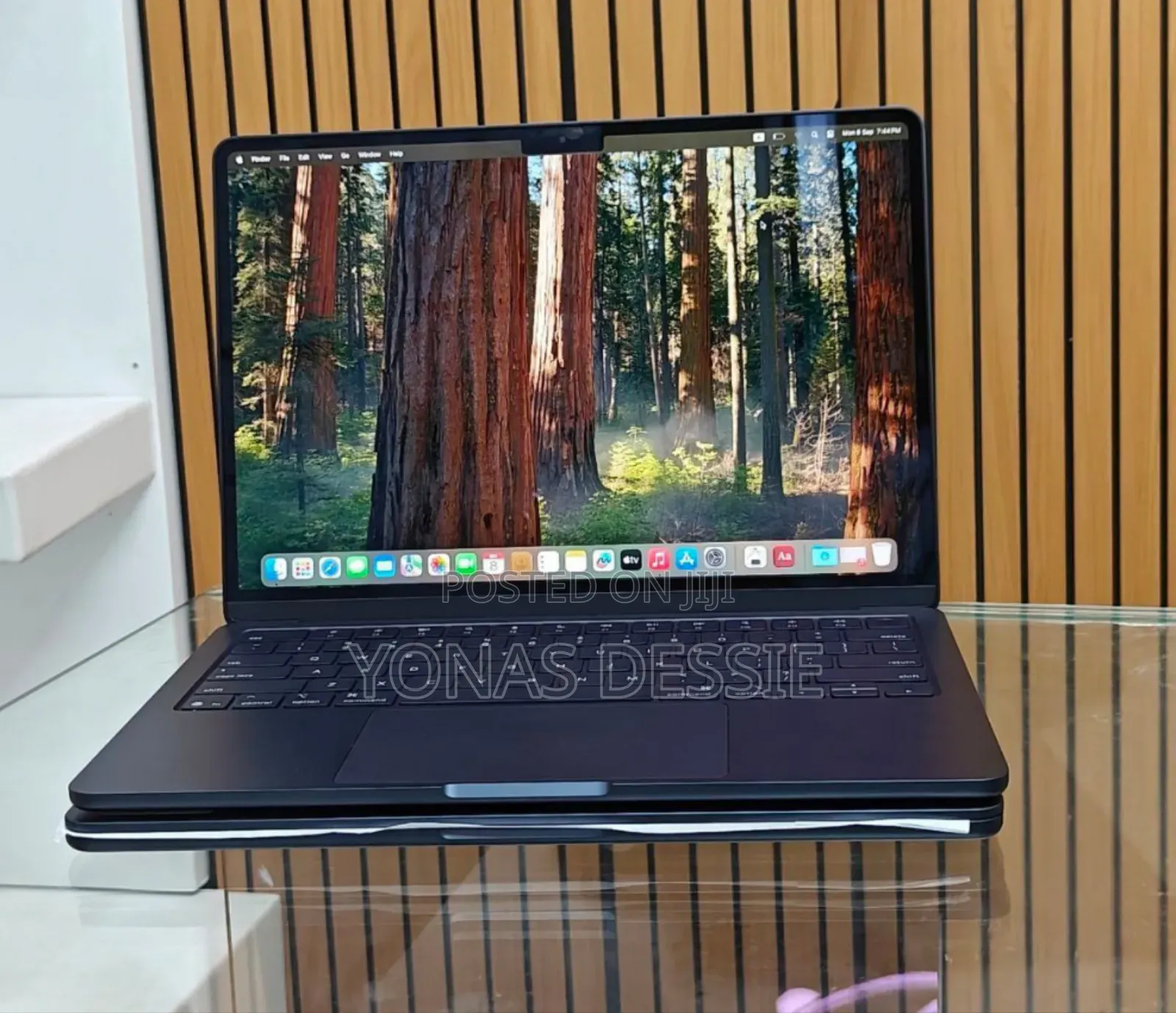 New Laptop Apple MacBook Air 2025 M4 13-inch 16GB SSD 256GB