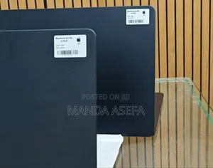 New Laptop Apple MacBook Air 2024 M3 13-Inch 16GB Apple M3 SSD 256GB