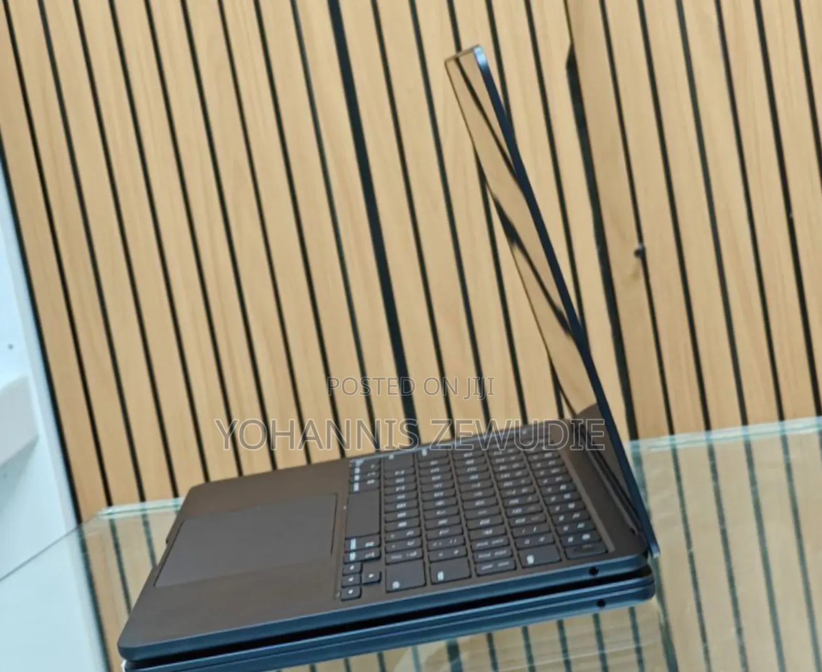 New Laptop Apple MacBook Air 2024 M3 13-inch 16GB Apple M3 SSD 256GB