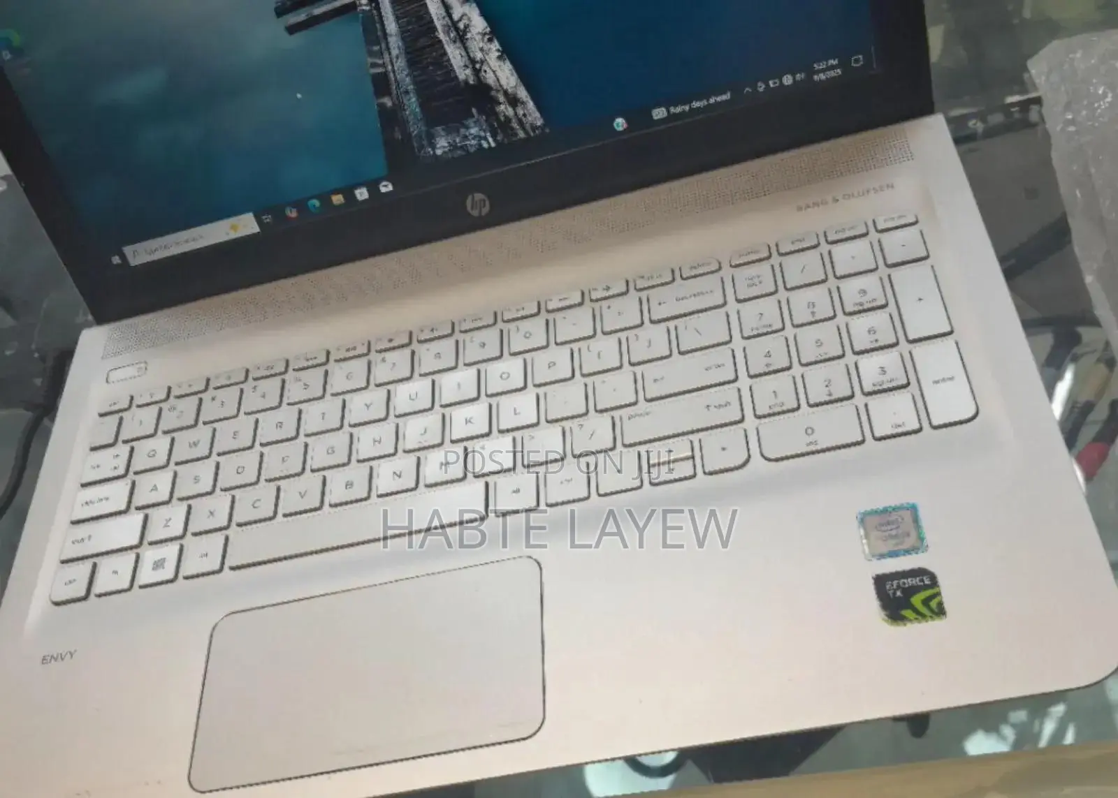 New Laptop HP Envy X360 8GB Intel Core I5 SSD 128GB