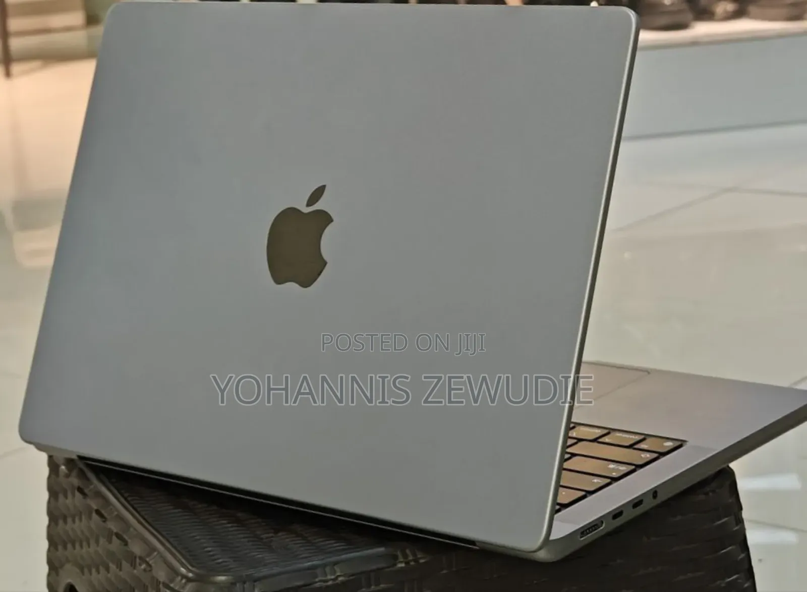 New Laptop Apple MacBook Pro 2020 M1 16GB Apple M1 Pro SSD 1T