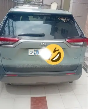 Toyota RAV4 2020 Blue