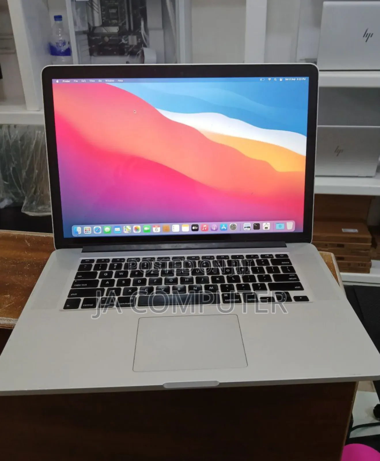 New Laptop Apple MacBook Pro 2015 16GB Intel Core I7 SSD 256GB