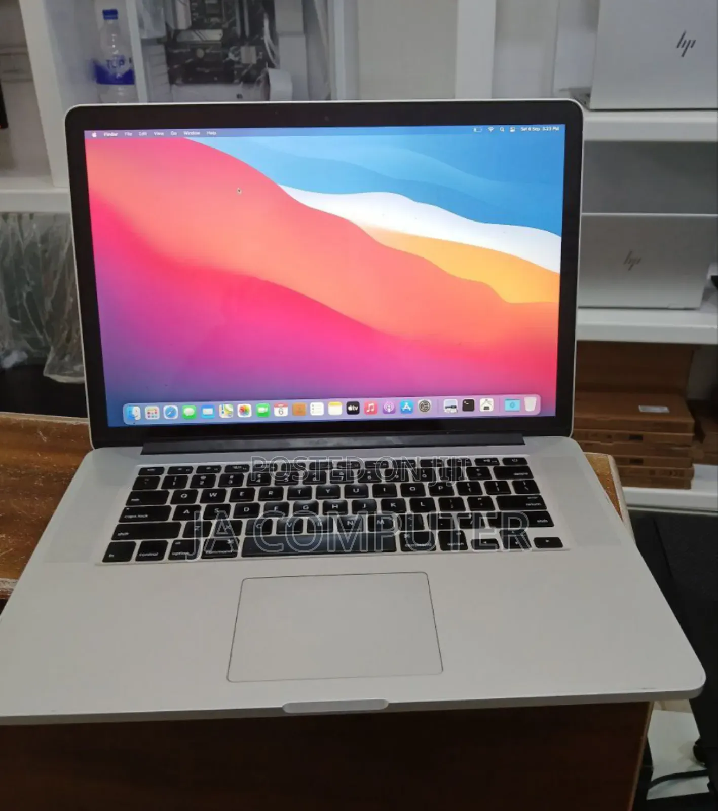 New Laptop Apple MacBook Pro 2015 16GB Intel Core I7 SSD 256GB