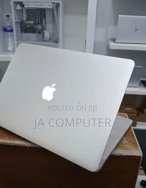 New Laptop Apple MacBook Pro 2015 16GB Intel Core I7 SSD 256GB