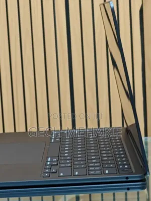 New Laptop Apple MacBook Air 2024 M3 13-Inch 16GB Apple M3 SSD 256GB