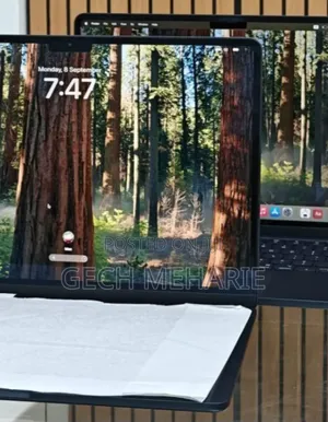 Photo - New Laptop Apple MacBook Air 2025 M4 13-Inch 16GB Apple M4 SSD 256GB