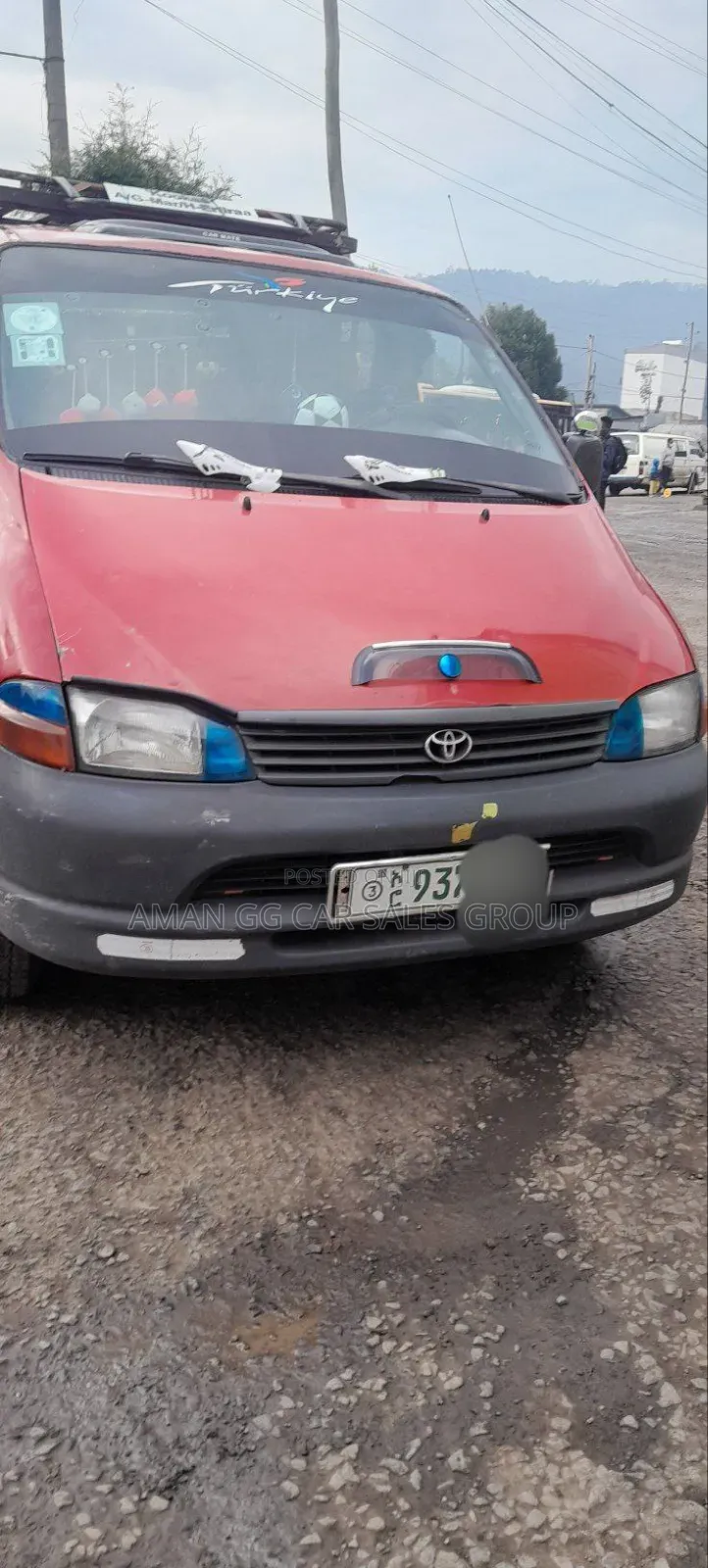 Toyota HiAce 2004 Red