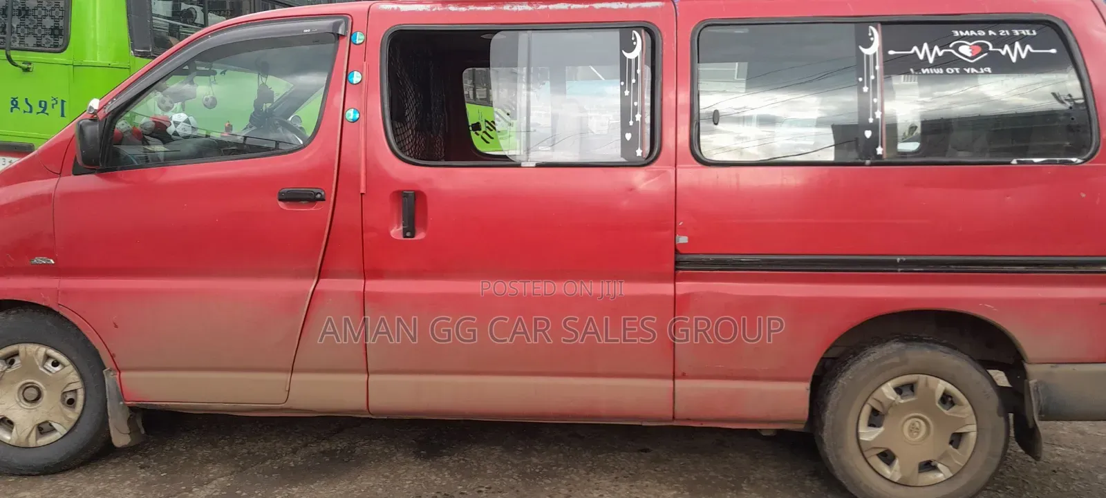 Toyota HiAce 2004 Red