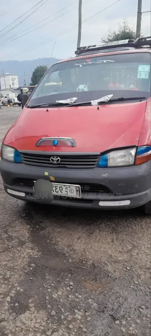 Photo - Toyota HiAce 2004 Red