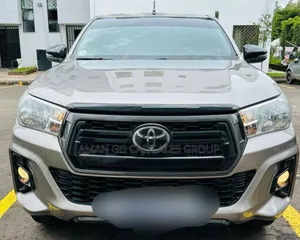 Toyota Hilux 2020 Gray