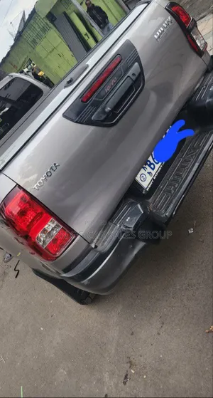 Toyota Hilux 2020 Gray