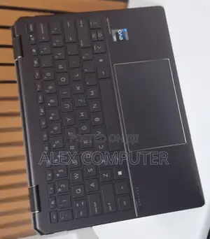 New Laptop HP Spectre X360 8GB Intel Core i5 SSD 1T