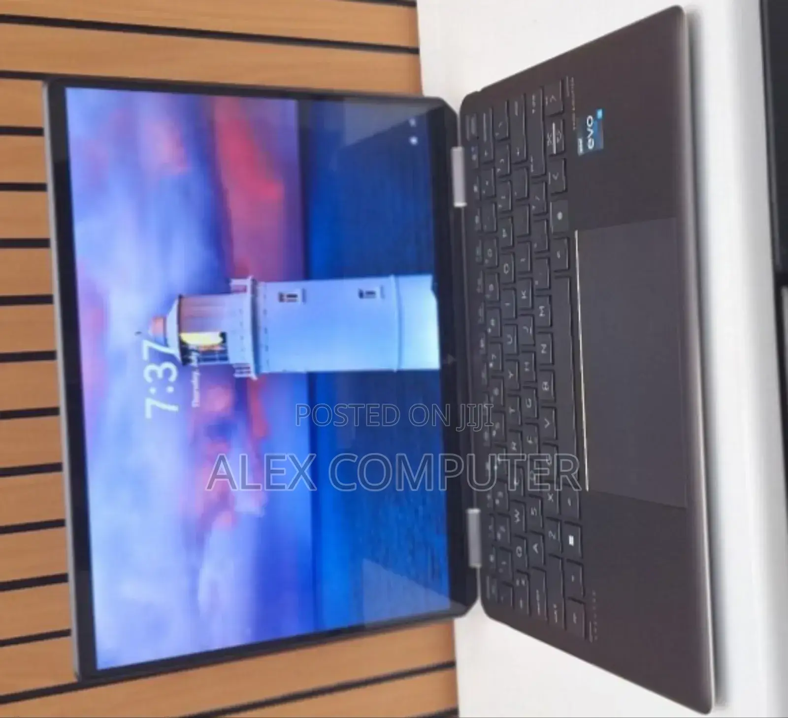 New Laptop HP Spectre X360 8GB Intel Core i5 SSD 1T