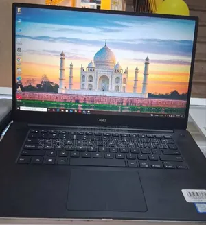 New Laptop Dell Precision 15 3520 16GB Intel Core i7 SSD 512GB