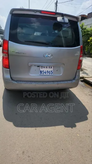 Photo - Hyundai Starex 2016 Silver