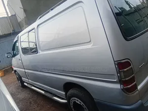 Toyota HiAce 2006 Silver