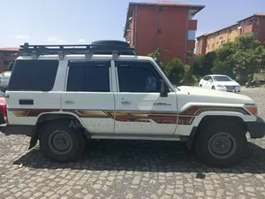 Toyota Land Cruiser 2019 White