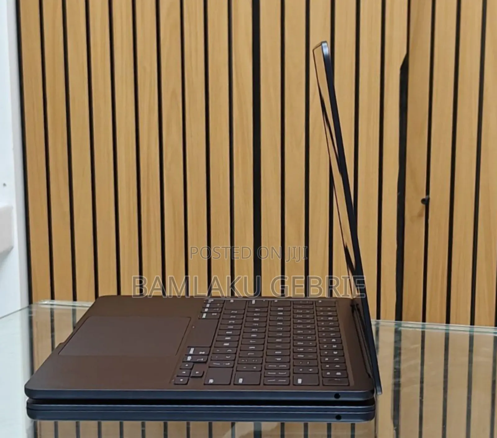 New Laptop Apple MacBook Air 2025 M4 13-Inch 16GB Apple M4 SSD 256GB