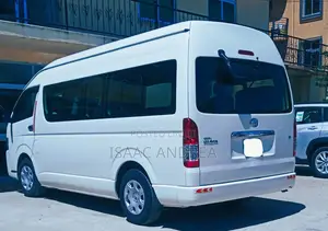 Photo - Hiace Highroof Gl for Rent