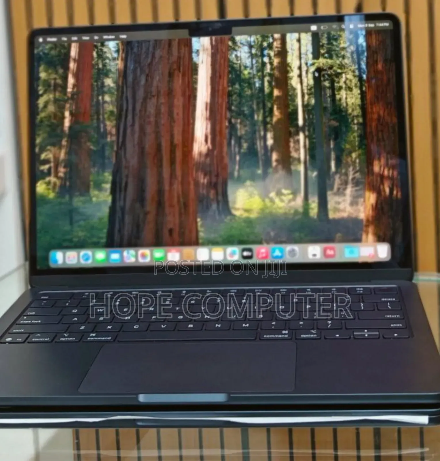 New Laptop Apple MacBook Air 2024 M3 13-Inch 16GB Apple M3 SSD 256GB