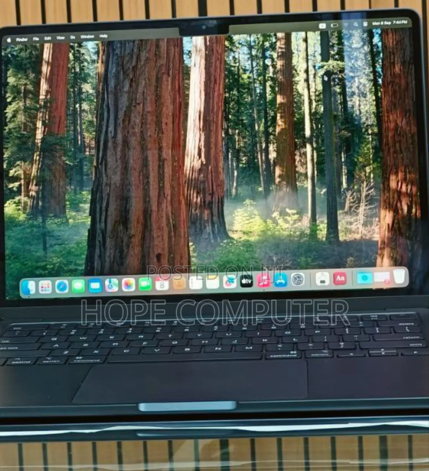 New Laptop Apple MacBook Air 2024 M3 13-Inch 16GB Apple M3 SSD 256GB