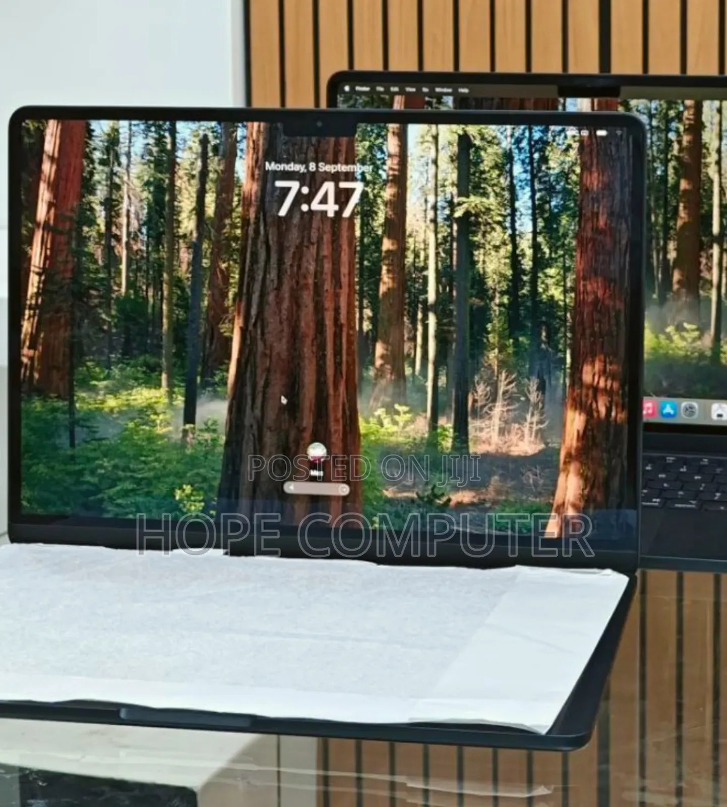 New Laptop Apple MacBook Air 2025 M4 13-Inch 16GB Apple M4 SSD 256GB