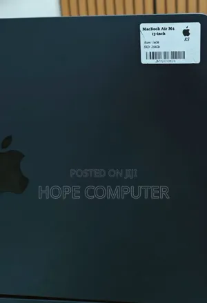 New Laptop Apple MacBook Air 2025 M4 13-Inch 16GB Apple M4 SSD 256GB