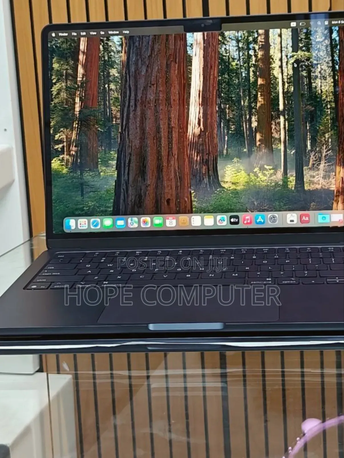 New Laptop Apple MacBook Air 2025 M4 13-Inch 16GB Apple M4 SSD 256GB