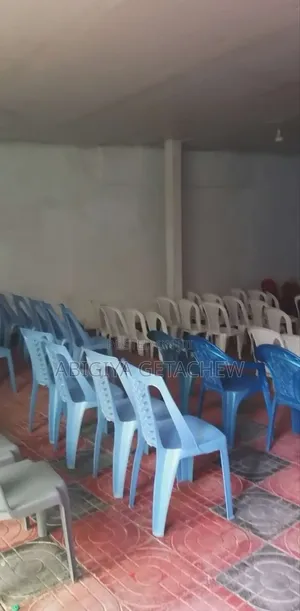 ቦታው አመቺ የሆነ መኪና ማሽከርከሪያ እቃ ማውረጃ አለው ለstore ወይም ለመጋዘን ይሆናል