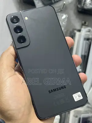 Photo - New Samsung Galaxy S22 5G 128 GB Black