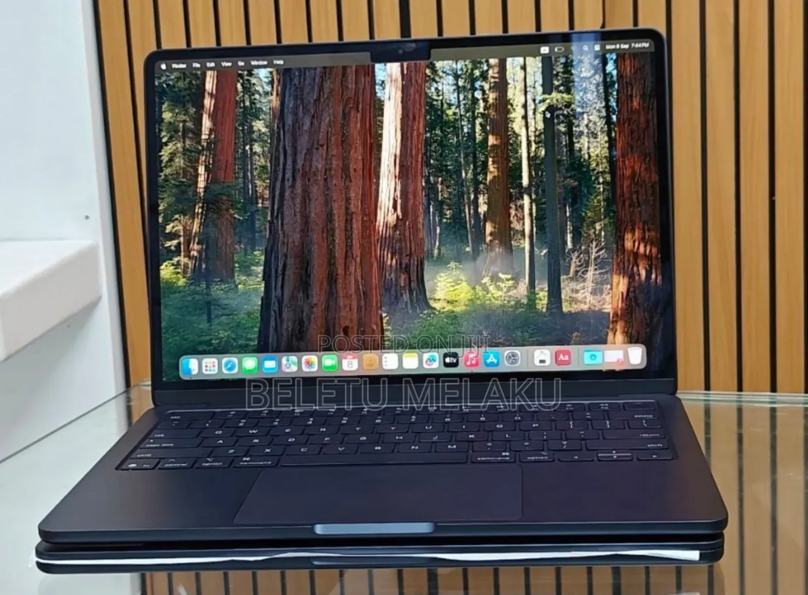 New Laptop Apple MacBook Air 2025 M4 13-Inch 16GB Apple M4 SSD 256GB