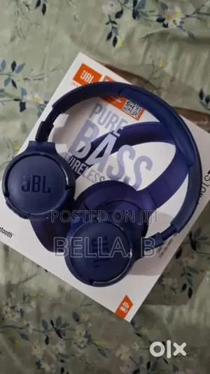 Photo - JBL 510bt Headset: Intuitive Controls.
