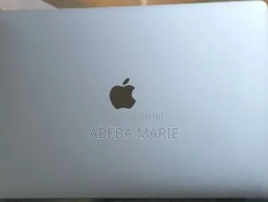 New Laptop Apple MacBook Pro 2017 16GB Intel Core i7 SSD 256GB