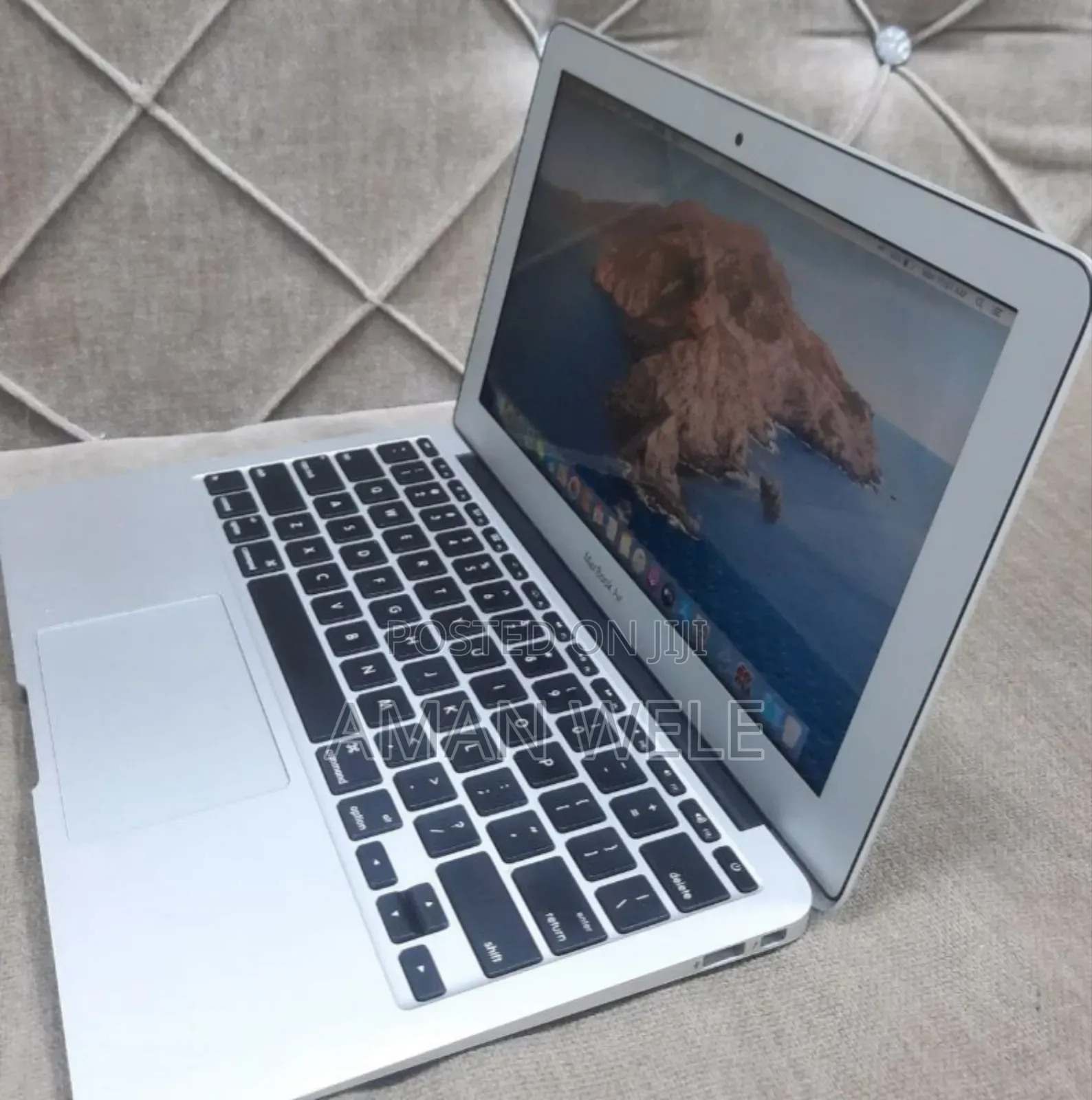 New Laptop Apple MacBook 2015 4GB Intel Core I5 SSD 128GB